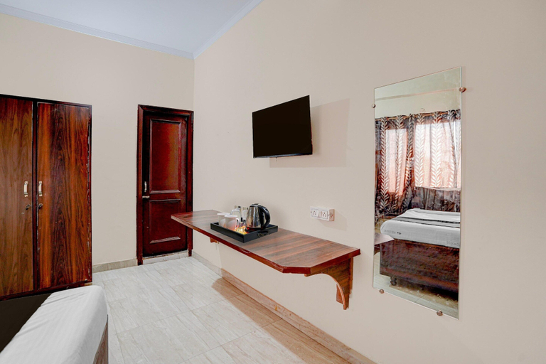 Room 3, Classic Global Tower, Mathura