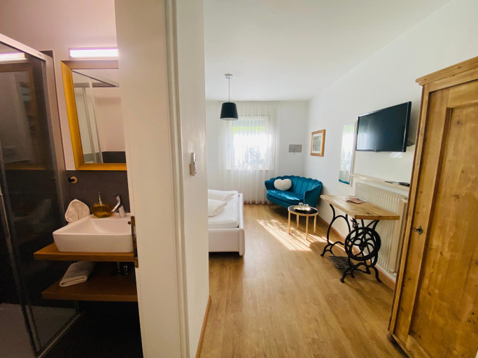 Bedroom 2, Hotel Garni Vinea Montis, Bolzano