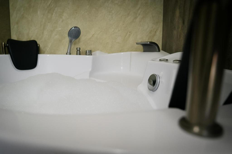 Bathroom, Tamyoz Alaqama Service Apartment
