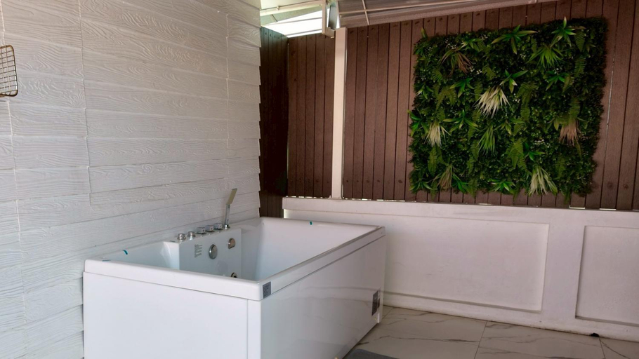 Bathroom 2, Anjia Suksabai Pool Villa, Pattaya