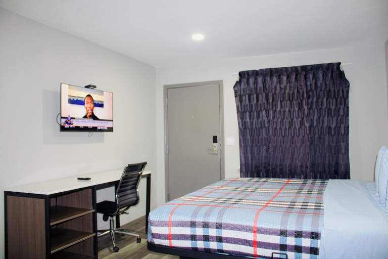 Room 3, HomeStay Inn & Suites, Oklahoma