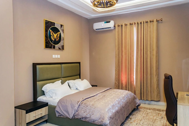 Room 4, Vogue Hotel, Karu