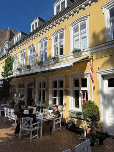 Outdoor dining 3, Hotel Allegade 10, Frederiksberg