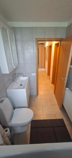 Bathroom 3, Room in shared apartment - in Hafnarfjordur, Hafnarfjörður