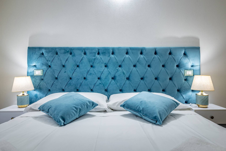 Room 2, Bolognese 4, Florence