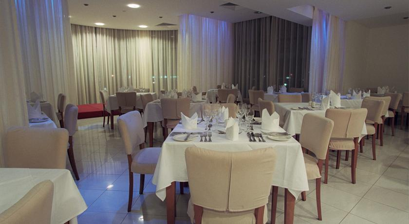 Food & Drinks 4, Hotel Calypso