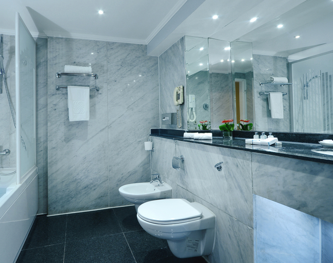 Bathroom 5, Sonesta Hotel Tower & Casino Cairo, Nasr City 1