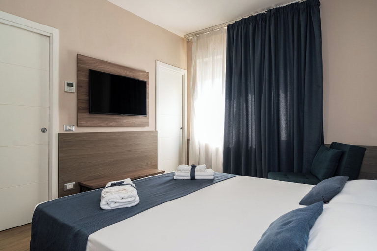 Bedroom 3, Famalu Apartments, Napoli