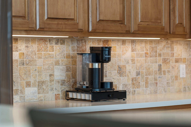 Coffee and/or coffee maker, Sunrise Shores Estate - 4bd-4ba Luxury Lakefront, Camden