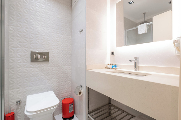 Bathroom 5, Celine Hotel Taxim, Beyoğlu