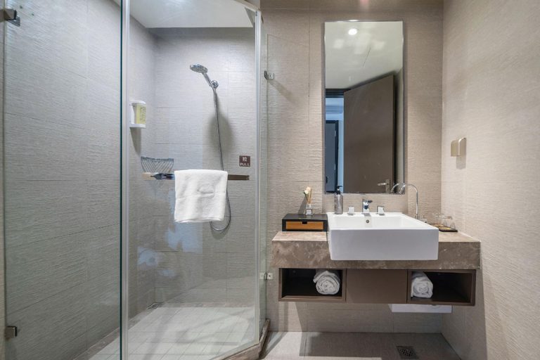 Bathroom 3, Home Inn Plus Kunming Cuihu Road, Kunming