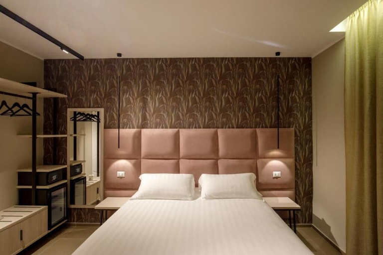 Room 5, Fly Suite Rome Airport, Rome