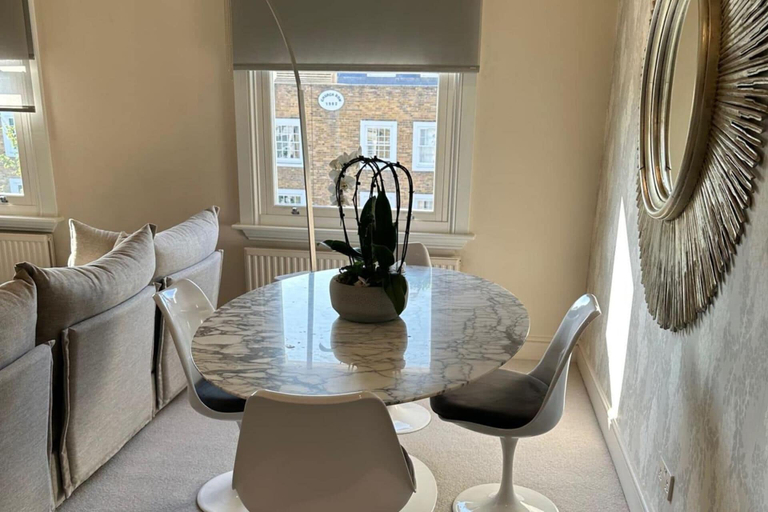 Dining, 1 Bed Apartment Sleeps 2 - Near Fulham Station, London