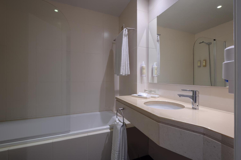 Bathroom 4, Star inn Peniche, Peniche