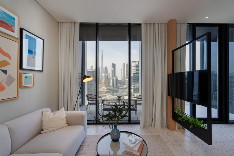 Room 1, Sleek Business Bay Studio Burj View Balcony, Dubai