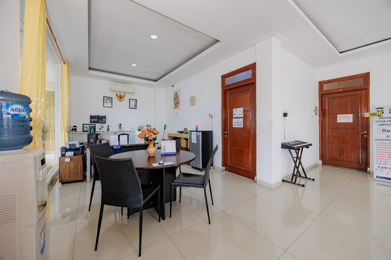 Others 3, RedDoorz Premium near Stasiun Lenteng Agung, South Jakarta