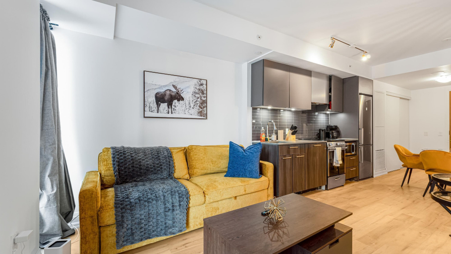 Living area, Dundas Square Gardens, Toronto