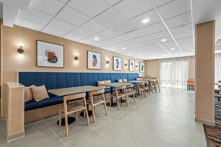 Food & Drinks 5, Fairfield Inn & Suites by Marriott Gadsden, Etowah