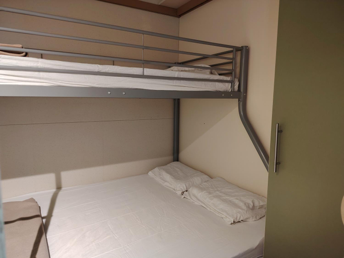 Bedroom 2, Camping de Tournus - Drole de cabane, Saône-et-Loire