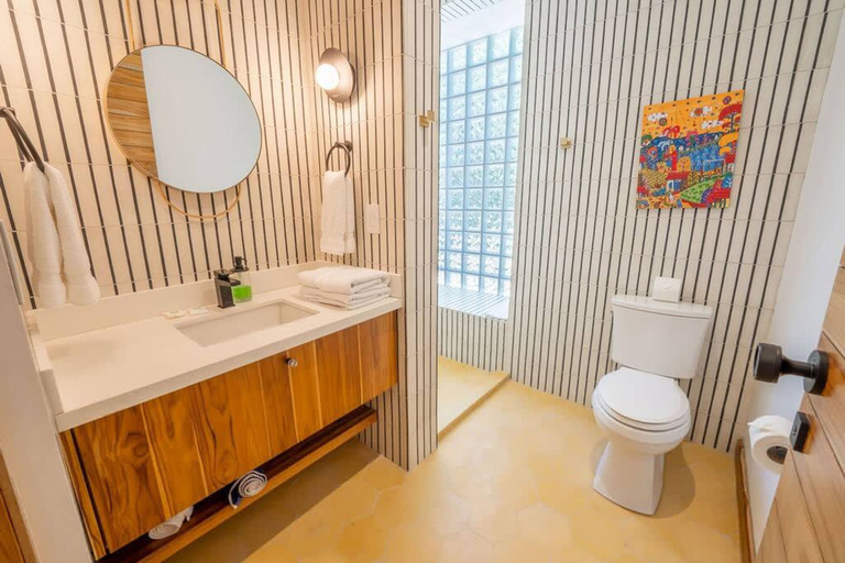 Room 5, Brand New Casa Marea Walk to Beach, Nicoya