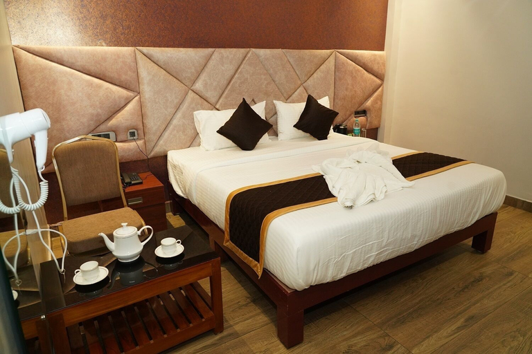 Room 4, G Grand Inn, Thanjavur