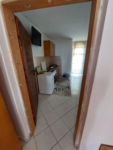 Others 3, Apartments Ajlin