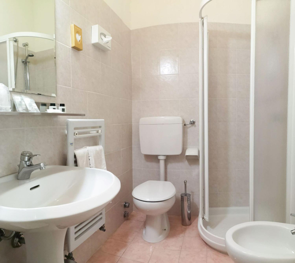 Bathroom 4, Hotel Viamare, Ravenna