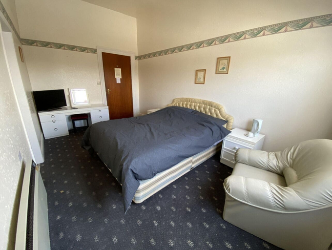 Bedroom 2, Friends Hotel, Isle of Wight