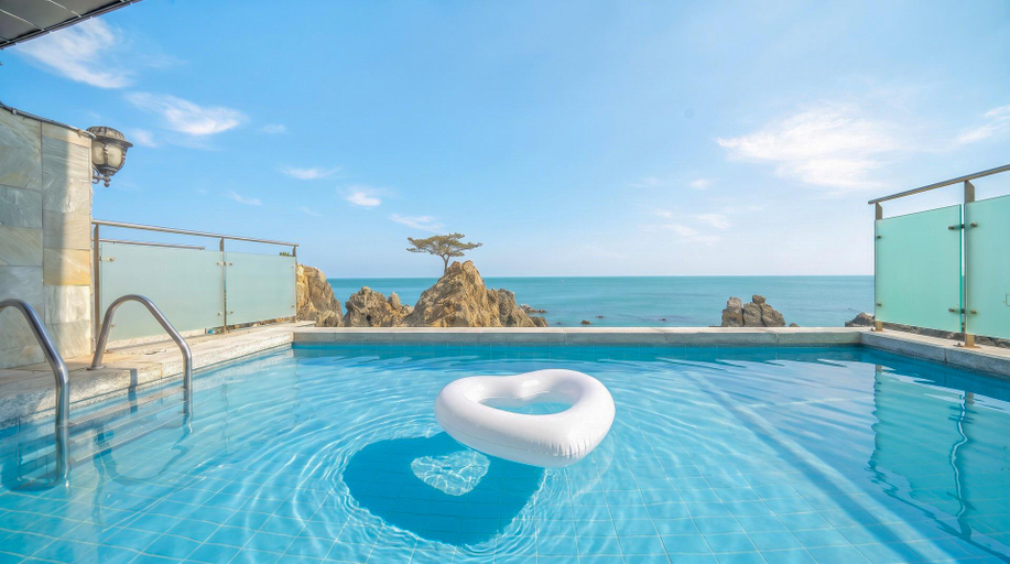 Sport & Beauty, gyeongju blue21 poolvilla pension, Gyeongju