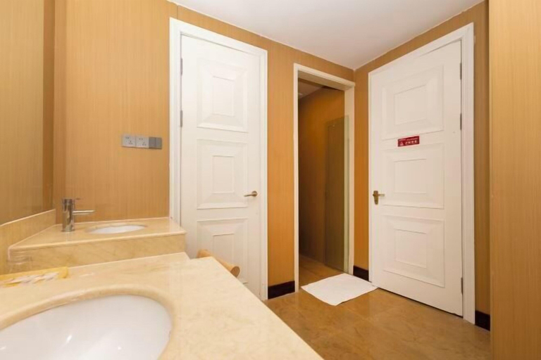 Bathroom 3, Baoshi International Hotel, Yanbian Korean