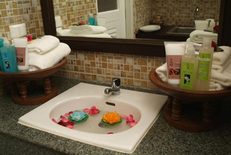 Bathroom 2, R-Con Residence, Pattaya