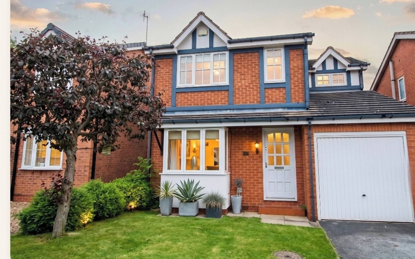Others 3, 3 Bed Detached - 3 Bathrooms - Parking - Quiet, Doncaster