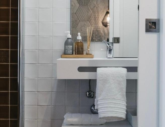 Bathroom, Obidos Aquae Ductus Suites, Óbidos