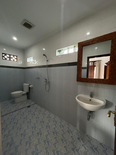 Bathroom, Putra Maha Homestay, Gianyar