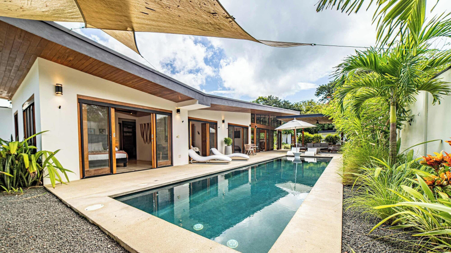 Room 3, Casa De Calma Brand New 3BR 2BA Parking Pool Walking to Beach, Nicoya