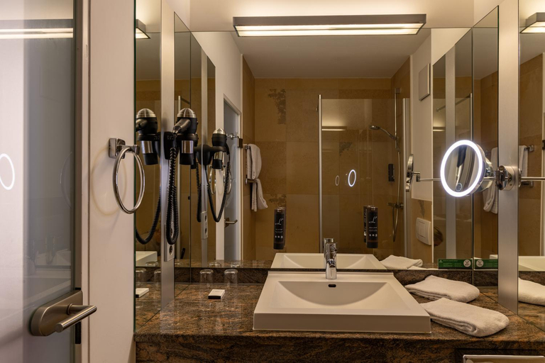 Bathroom 4, Atrium im Park Hotel Regensburg , Regensburg