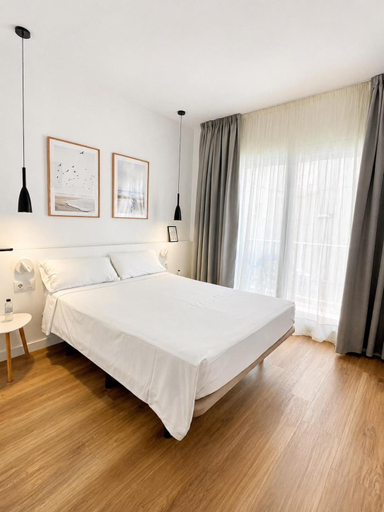 Bedroom 3, Hotel Bonaire, Girona