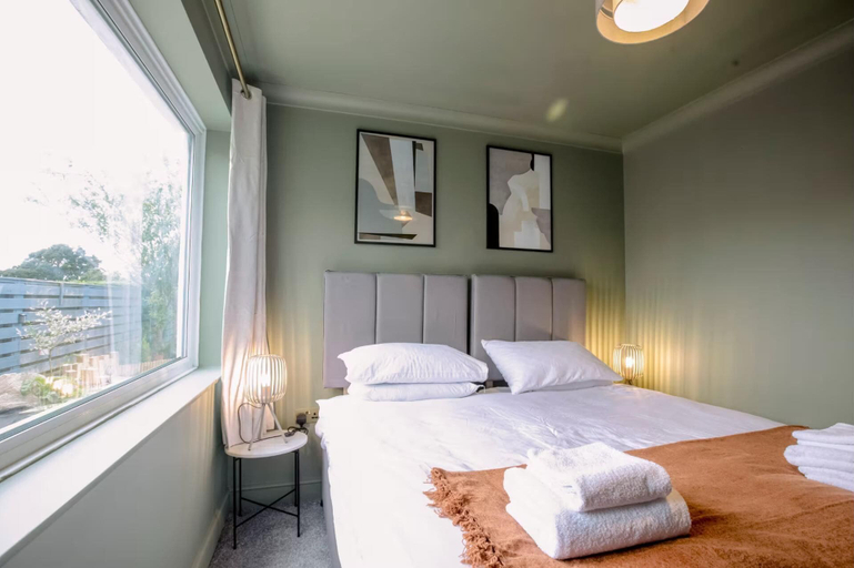 Room 2, 2 Bed Apartment Sleeps 4 - Pets Welcome, Cornwall