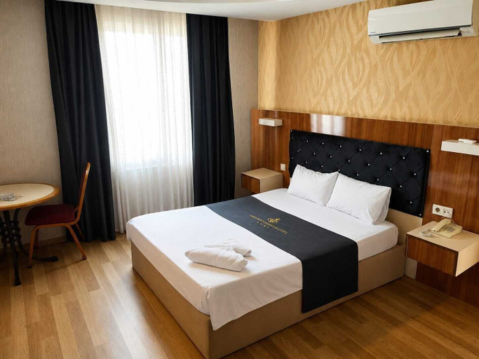Bedroom 4, Grand Mardini Hotel, Merkez