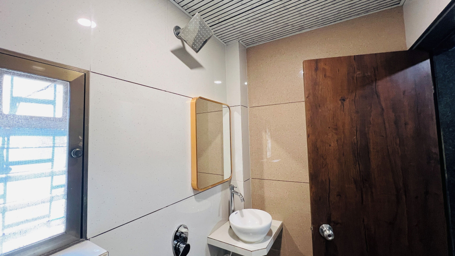 Bathroom 4, U LIFE HOTEL, Mumbai Suburban