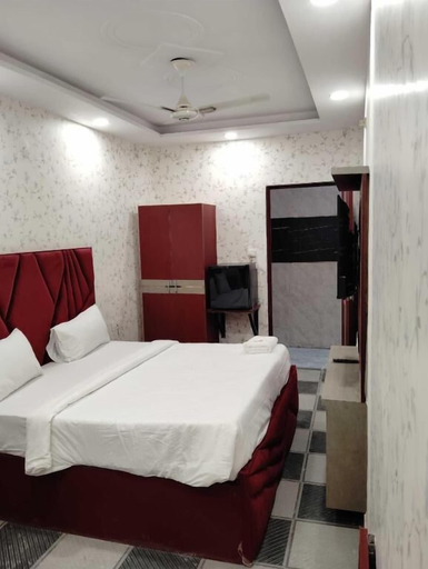 Bedroom 5, Hotel Cloud Inn, Delhi