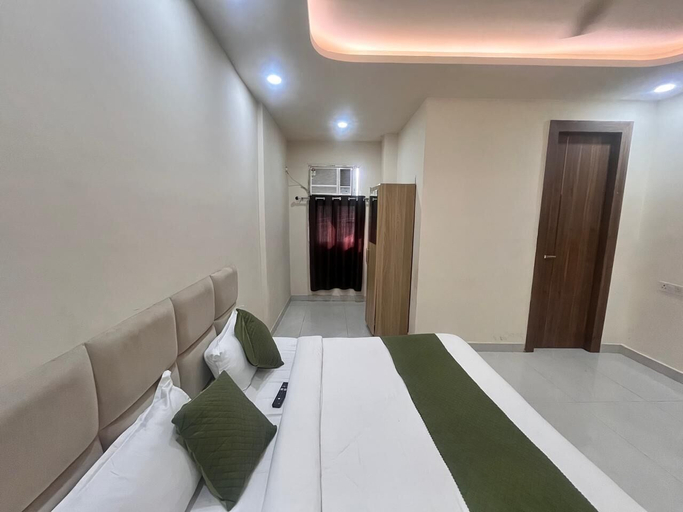 Room 3, Crystal NH 24, Gautam Buddha Nagar