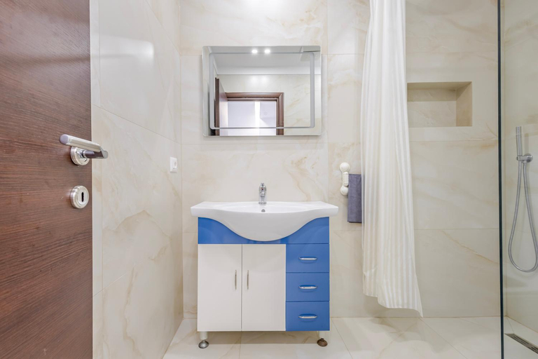 Bathroom 2, Bella Tirana Apartments, Tiranës