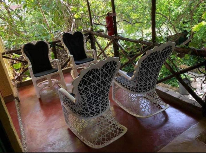 Others 4, Hostal Dona Chava, Pedernales