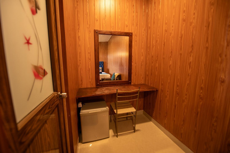 Bathroom 3, Zircon Ella, Ella