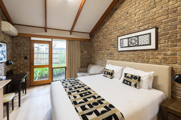 5, The Hahndorf Lodge, Adelaide