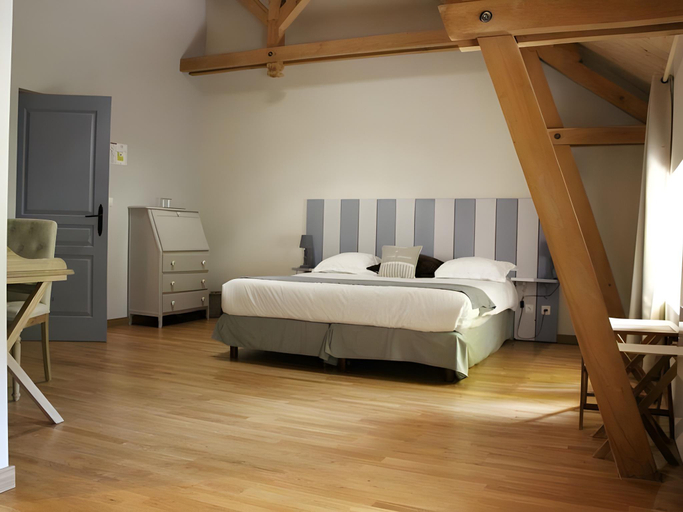 Bedroom 3, Le Domaine de Montchevreuil, Oise