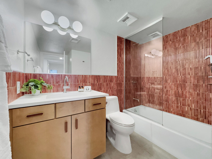 Bathroom 2, Captain Dreyfus Phoenix, Maricopa