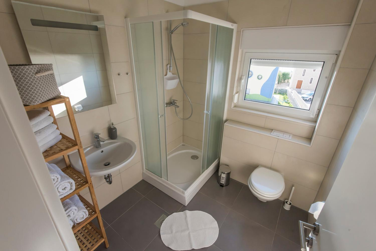 Bathroom 3, Apartments Punta Colors, Privlaka