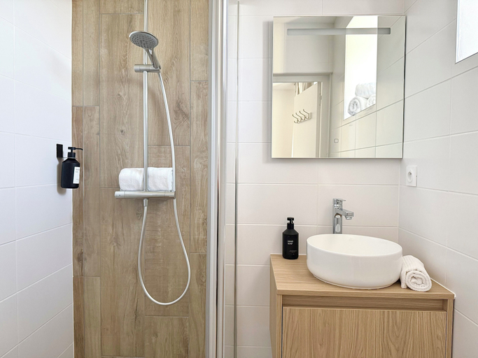 Bathroom 4, Domaine des Étoiles - Gîtes, Isère